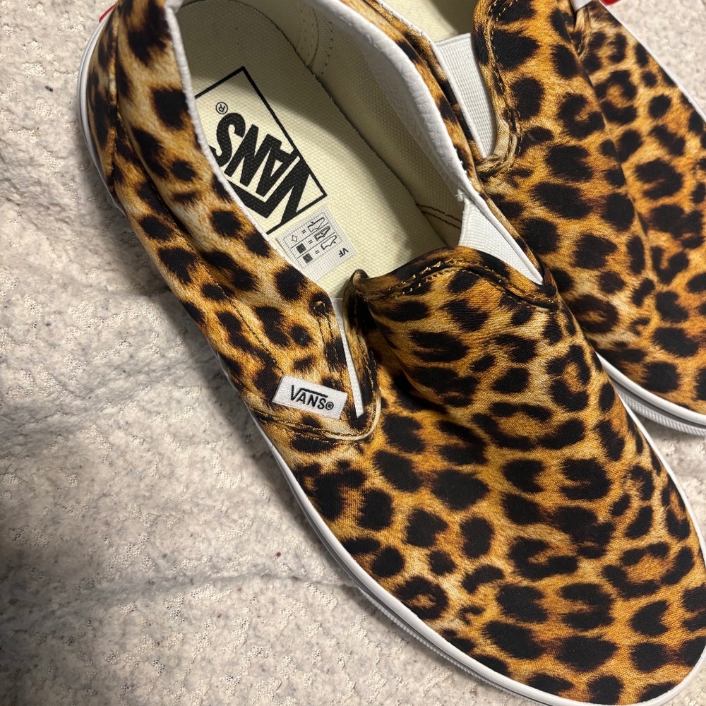 Leopard Vans